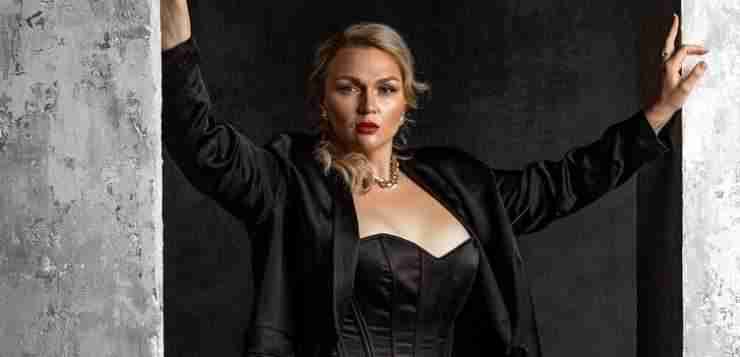 Звезда проекта «Comedy Woman» и победительница экстремального телевизионного шоу «Последний герой» Надежда Ангарская вспоминает,…