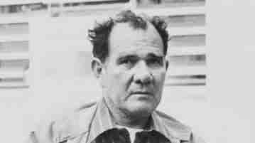 В 1978 году пятнадцатилетняя Мэри Винсент села в машину на шоссе в Калифорнии, думая,…