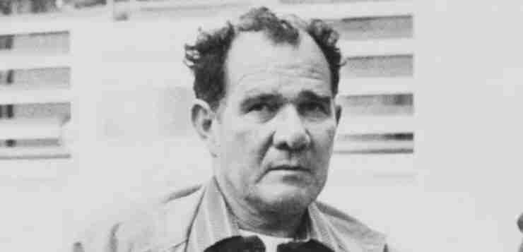 В 1978 году пятнадцатилетняя Мэри Винсент села в машину на шоссе в Калифорнии, думая,…