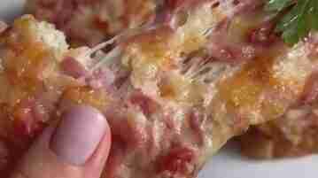 ГОРЯЧИЕ БУТЕРБРОДЫ 🥪 Рецепт горячих бутербродов очень простой. Приготовьте вкуснейшие мини-пиццы с колбасой и…
