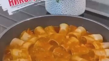 Вот таких голубцов, вы точно никогда не ели! ⠀ Интересное соотношение продуктов, которые великолепно…