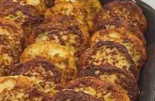 ОЧЕНЬ ВКУСНЫЕ КУРИНЫЕ КОТЛЕТКИ Вкусные, сочные, нежные… Ингредиенты: Фарш куриный — 650 гр. Кабачок/Цукини…