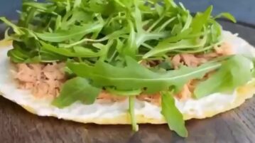Яичный блин с тунцом Вкусный и сытный завтрак 🤩 🥗 Яйца — 2 шт…